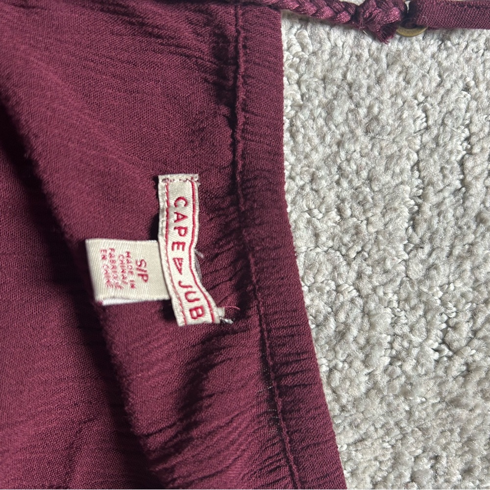 Cape Juby Burgundy Lace Detail Top - Picture 2 of 2